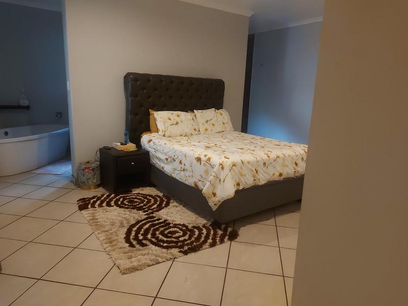 4 Bedroom Property for Sale in Meer En See KwaZulu-Natal