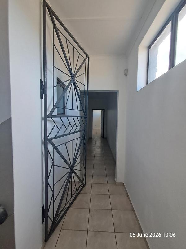 To Let 1 Bedroom Property for Rent in Empangeni Central KwaZulu-Natal