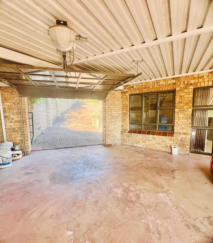 3 Bedroom Property for Sale in Newlands West KwaZulu-Natal