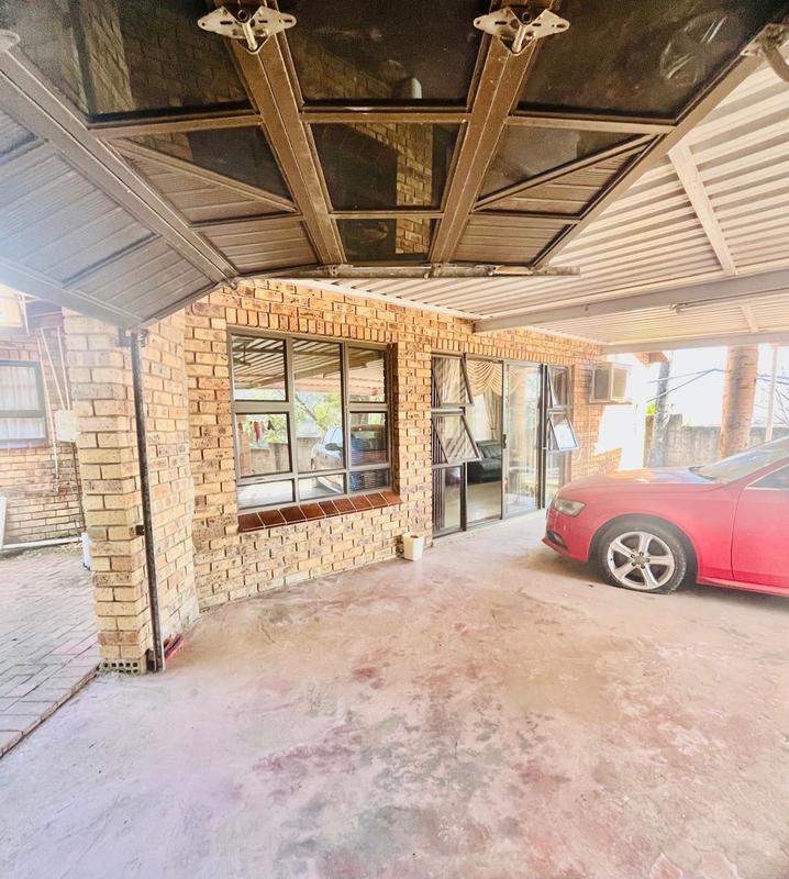 3 Bedroom Property for Sale in Newlands West KwaZulu-Natal