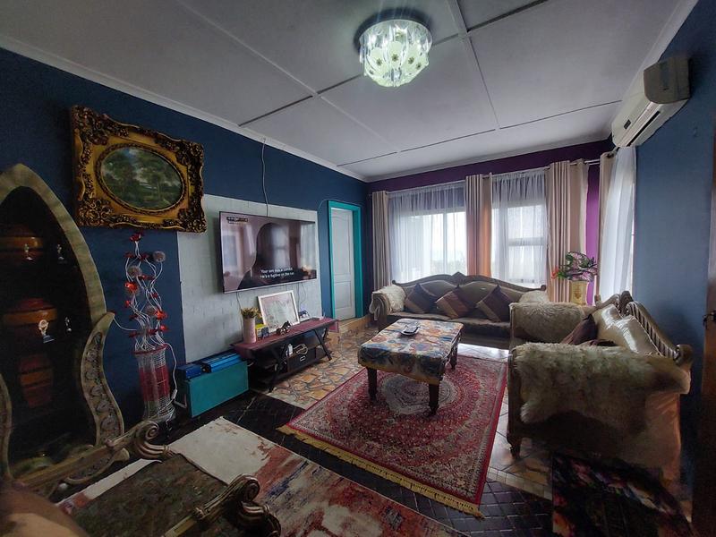 7 Bedroom Property for Sale in Uvongo KwaZulu-Natal