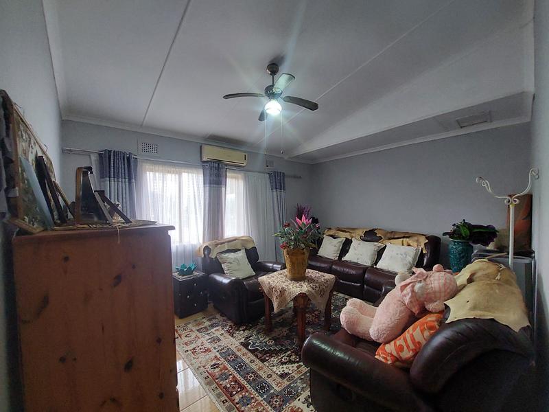 7 Bedroom Property for Sale in Uvongo KwaZulu-Natal