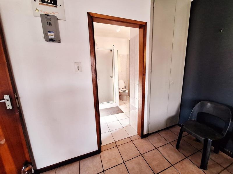 To Let 1 Bedroom Property for Rent in Bluff KwaZulu-Natal