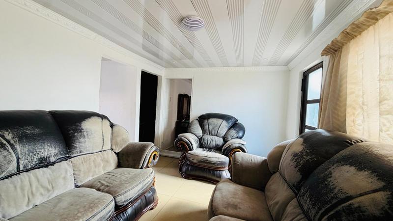 To Let 2 Bedroom Property for Rent in Kwamashu KwaZulu-Natal