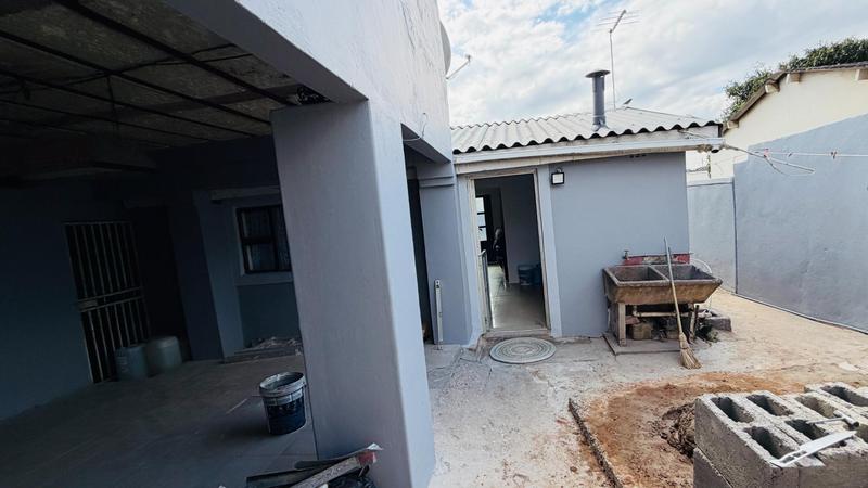 To Let 2 Bedroom Property for Rent in Kwamashu KwaZulu-Natal