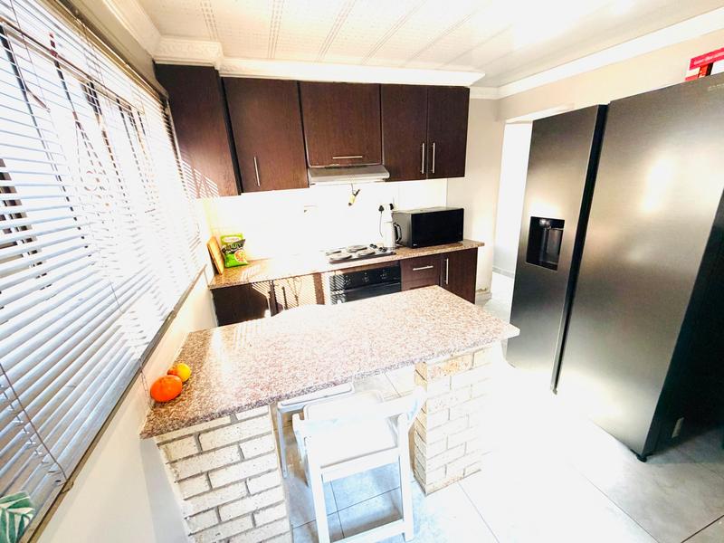 2 Bedroom Property for Sale in Umlazi KwaZulu-Natal