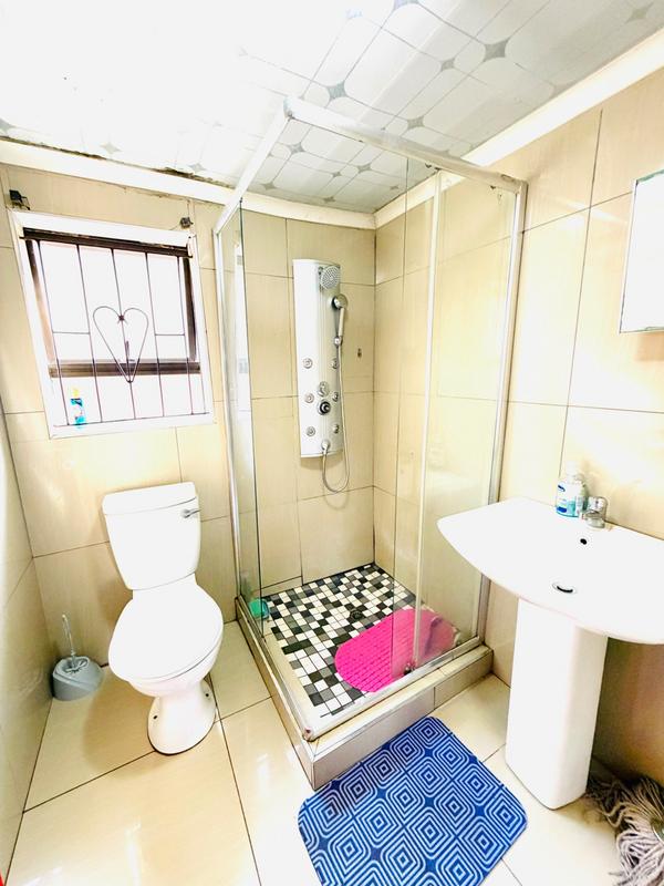 2 Bedroom Property for Sale in Umlazi KwaZulu-Natal