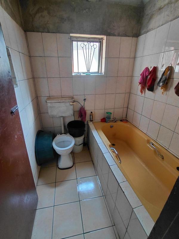 2 Bedroom Property for Sale in Umlazi KwaZulu-Natal