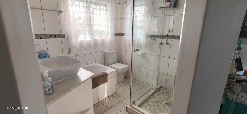 4 Bedroom Property for Sale in Manaba Beach KwaZulu-Natal