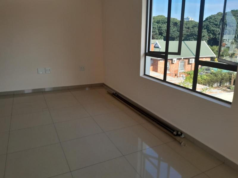To Let 4 Bedroom Property for Rent in Essenwood KwaZulu-Natal