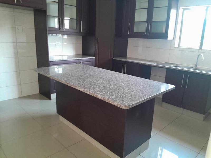 To Let 4 Bedroom Property for Rent in Essenwood KwaZulu-Natal