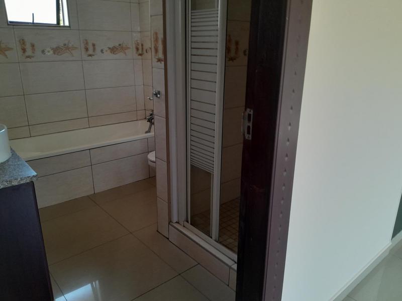 To Let 4 Bedroom Property for Rent in Essenwood KwaZulu-Natal