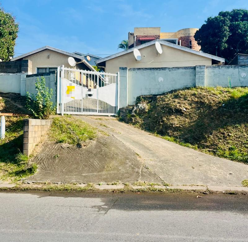 5 Bedroom Property for Sale in Umlazi KwaZulu-Natal