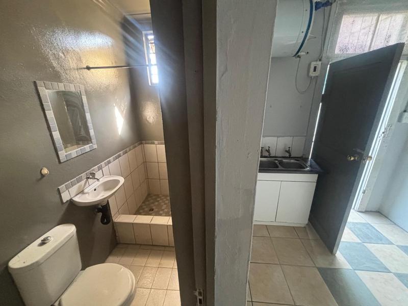 To Let Commercial Property for Rent in Bluff KwaZulu-Natal