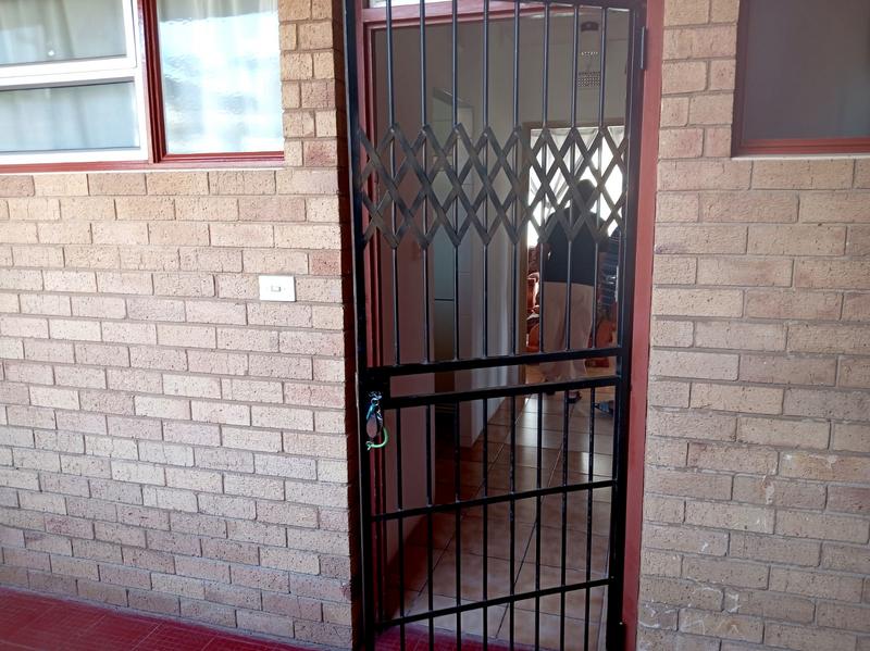 2 Bedroom Property for Sale in Scottburgh KwaZulu-Natal