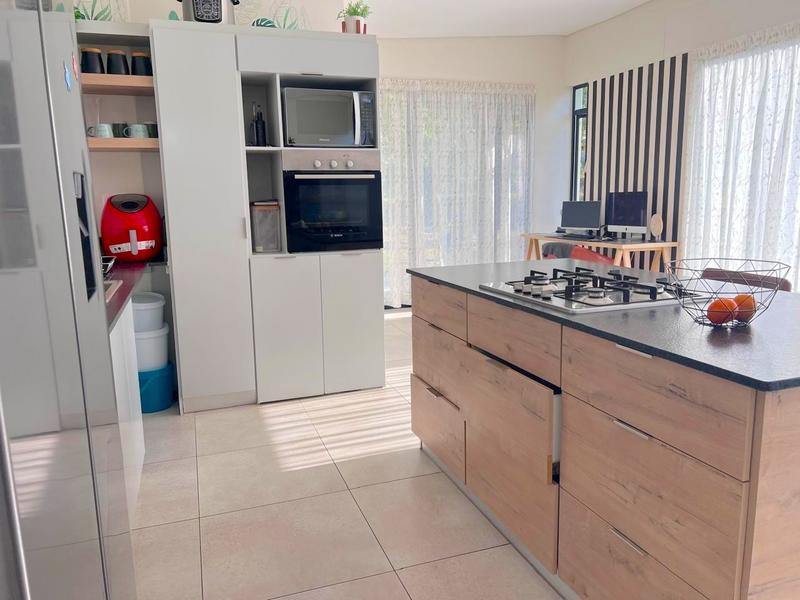 To Let 2 Bedroom Property for Rent in Margate KwaZulu-Natal