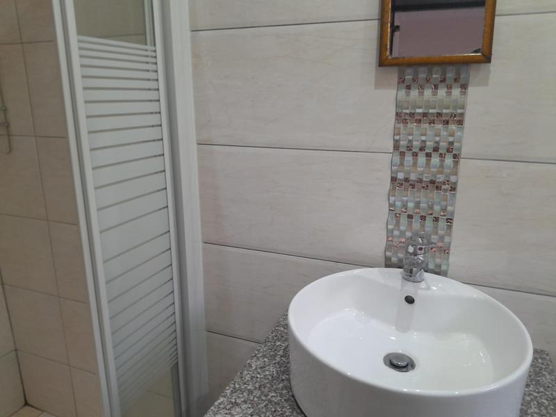 To Let 3 Bedroom Property for Rent in Essenwood KwaZulu-Natal