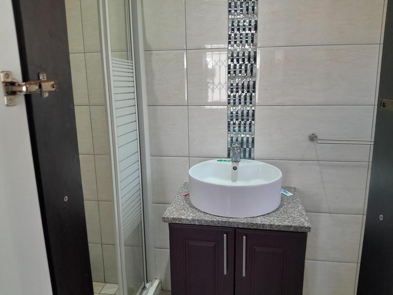 To Let 3 Bedroom Property for Rent in Essenwood KwaZulu-Natal