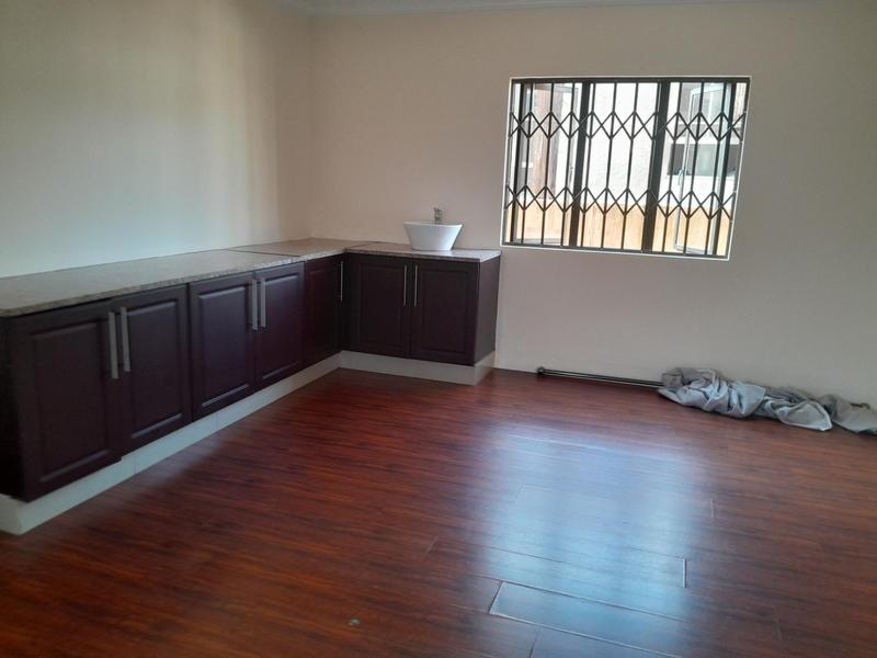 To Let 3 Bedroom Property for Rent in Essenwood KwaZulu-Natal