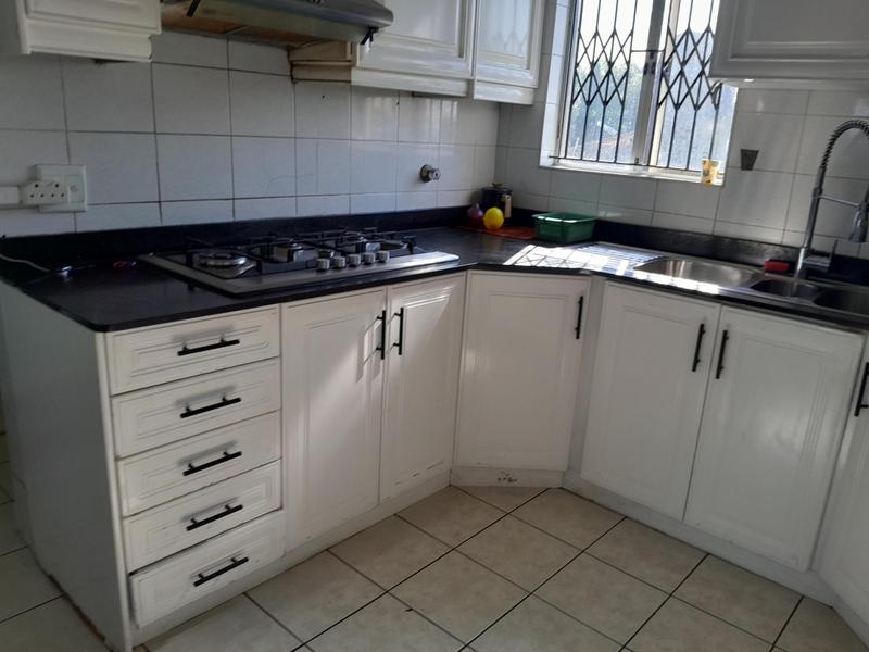 To Let 4 Bedroom Property for Rent in Sherwood KwaZulu-Natal