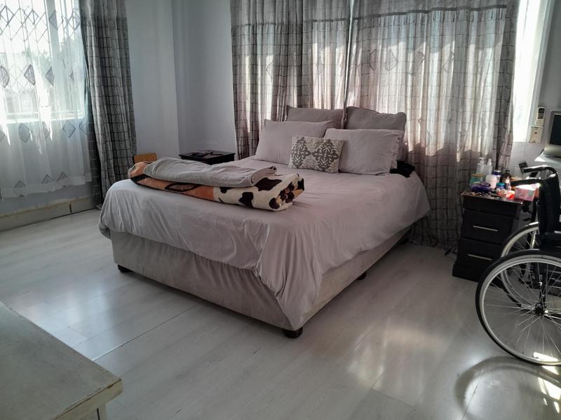 To Let 4 Bedroom Property for Rent in Sherwood KwaZulu-Natal