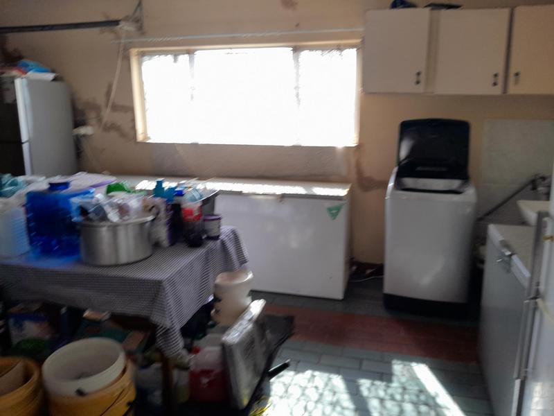 To Let 4 Bedroom Property for Rent in Sherwood KwaZulu-Natal