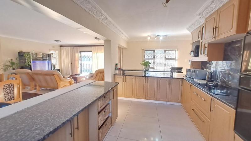 To Let 5 Bedroom Property for Rent in Doonside KwaZulu-Natal
