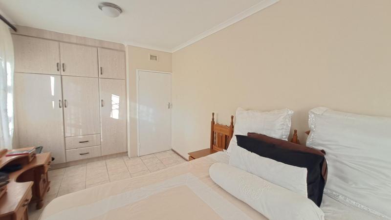 To Let 5 Bedroom Property for Rent in Doonside KwaZulu-Natal