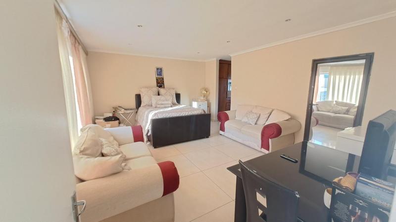 To Let 5 Bedroom Property for Rent in Doonside KwaZulu-Natal