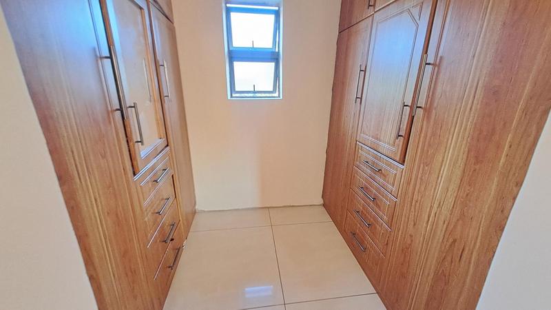 To Let 5 Bedroom Property for Rent in Doonside KwaZulu-Natal