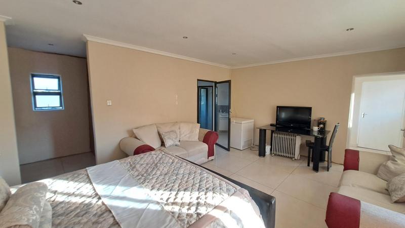 To Let 5 Bedroom Property for Rent in Doonside KwaZulu-Natal