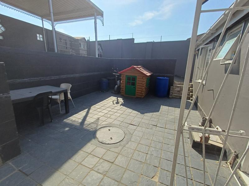 3 Bedroom Property for Sale in Stonebridge KwaZulu-Natal