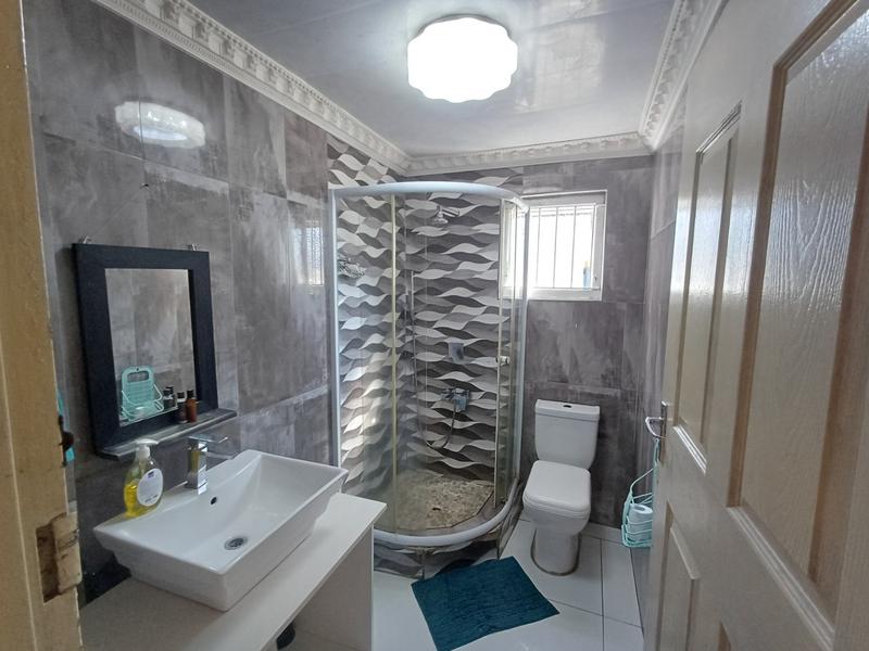 3 Bedroom Property for Sale in Stonebridge KwaZulu-Natal