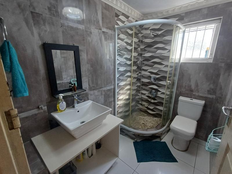 3 Bedroom Property for Sale in Stonebridge KwaZulu-Natal