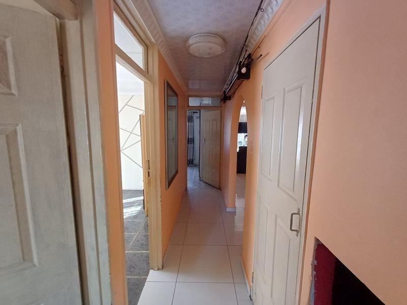3 Bedroom Property for Sale in Stonebridge KwaZulu-Natal