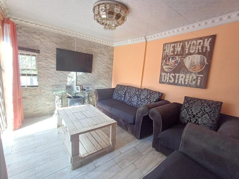 3 Bedroom Property for Sale in Stonebridge KwaZulu-Natal