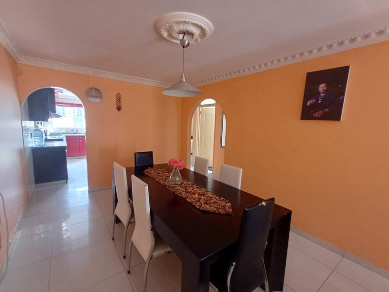 3 Bedroom Property for Sale in Stonebridge KwaZulu-Natal