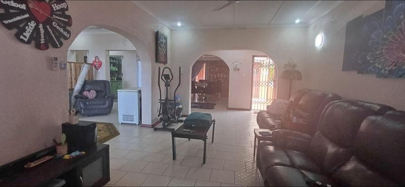 6 Bedroom Property for Sale in Ramsgate KwaZulu-Natal