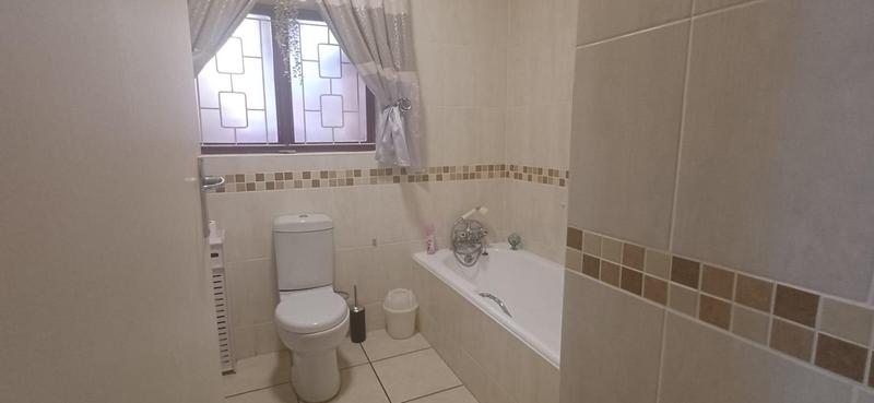 6 Bedroom Property for Sale in Ramsgate KwaZulu-Natal