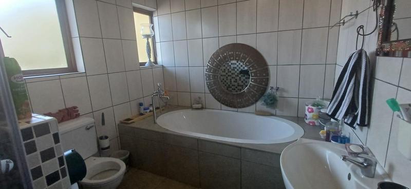 6 Bedroom Property for Sale in Ramsgate KwaZulu-Natal