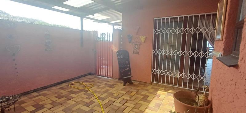 6 Bedroom Property for Sale in Ramsgate KwaZulu-Natal