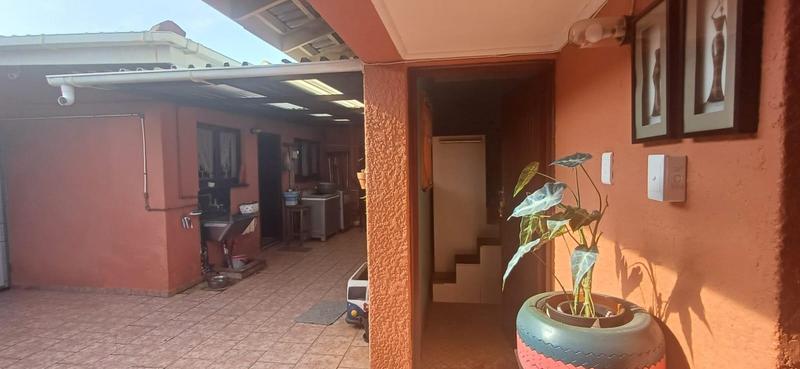 6 Bedroom Property for Sale in Ramsgate KwaZulu-Natal