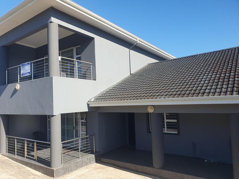 6 Bedroom Property for Sale in Umtentweni KwaZulu-Natal