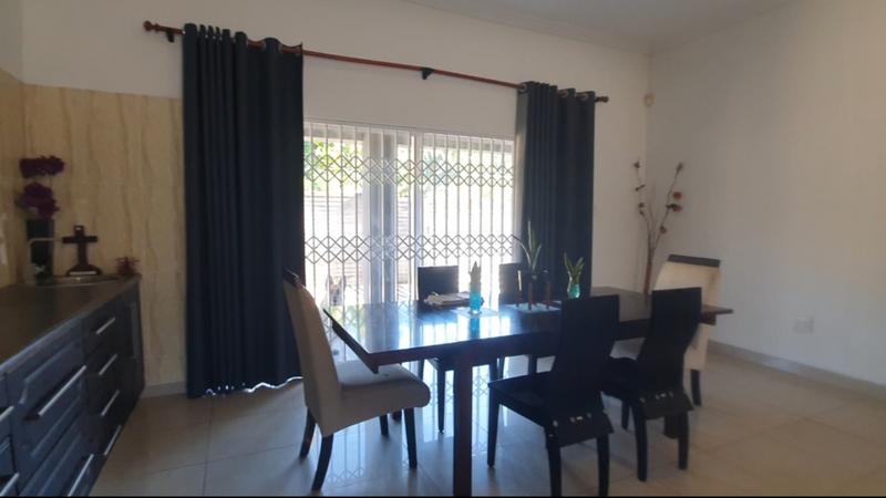 6 Bedroom Property for Sale in Umtentweni KwaZulu-Natal