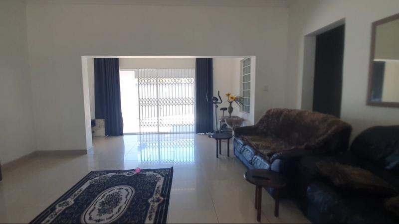 6 Bedroom Property for Sale in Umtentweni KwaZulu-Natal