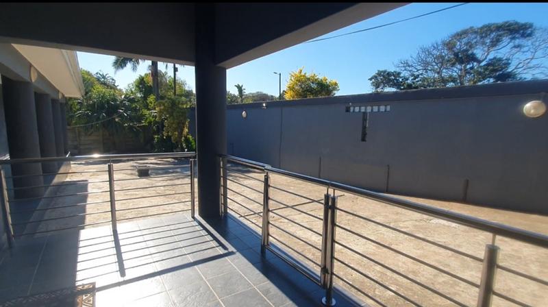 6 Bedroom Property for Sale in Umtentweni KwaZulu-Natal