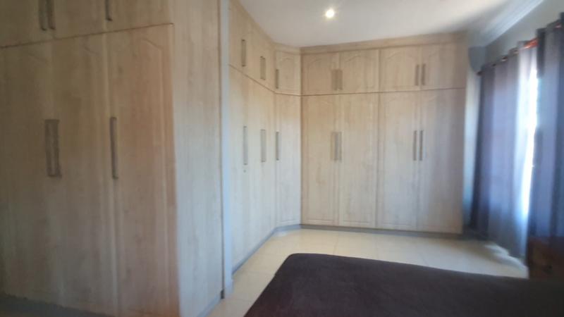 6 Bedroom Property for Sale in Umtentweni KwaZulu-Natal