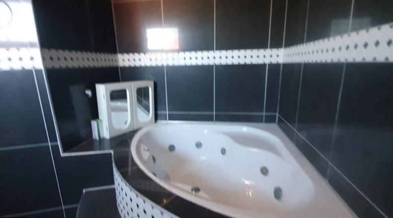 6 Bedroom Property for Sale in Umtentweni KwaZulu-Natal