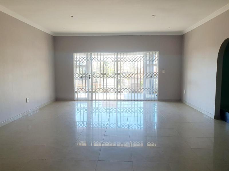 6 Bedroom Property for Sale in Umtentweni KwaZulu-Natal