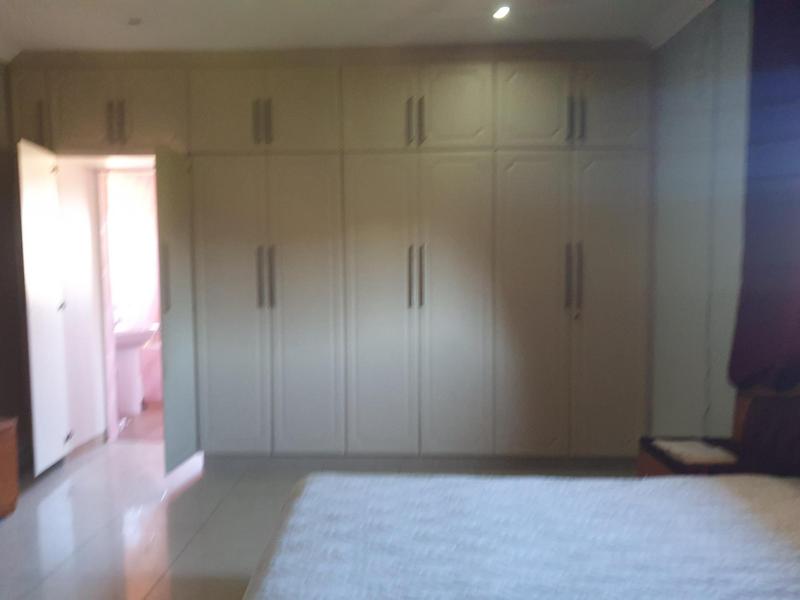 6 Bedroom Property for Sale in Umtentweni KwaZulu-Natal